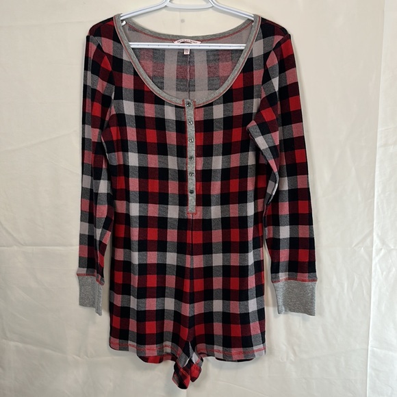 Victorias Secret Long Sleeve Plaid Romper Size Large Red, Black and Grey - Picture 2 of 7